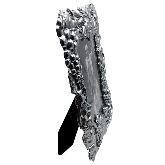 Arthur Court 5x7 Silvertone Photo Frame Harvest Grape Bunny Aluminum 1998 - Picture 3 of 8